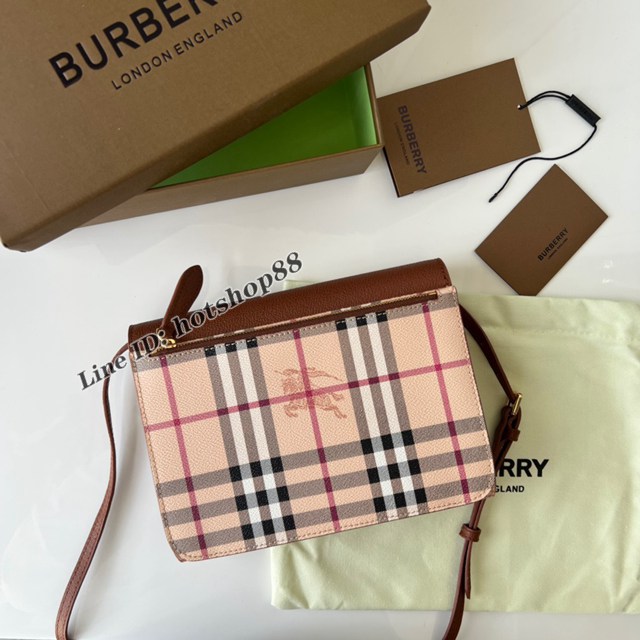 Burberry專櫃新款格紋拼皮革斜背包 巴寶莉女款休閒小肩包手包 yxb1051